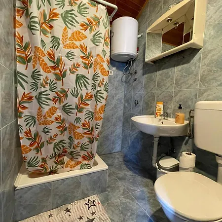 Гостевой дом Arch- Budget Doublebed In Center 3*