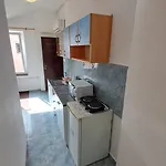 Arch- Budget Doublebed In Center Pula