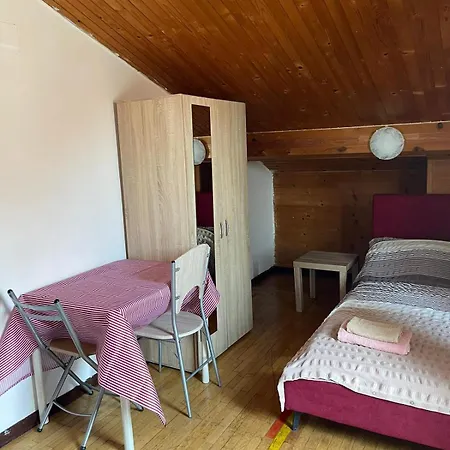 Guest house Roman Arch- Low Budget Doublebed In Top Center Pula