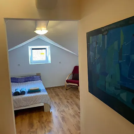Penzion Arch- Budget Doublebed In Center Pula