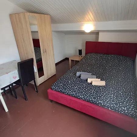 게스트하우스 Arch- Budget Doublebed In Center 풀라