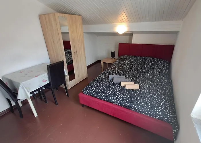 게스트하우스 Arch- Budget Doublebed In Center 풀라